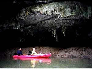 siamsmiletravel-cave kayaking